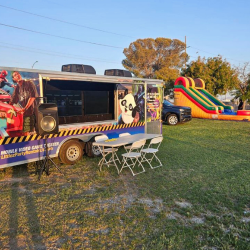 8 1726162305 3HR Little'z Game Truck
